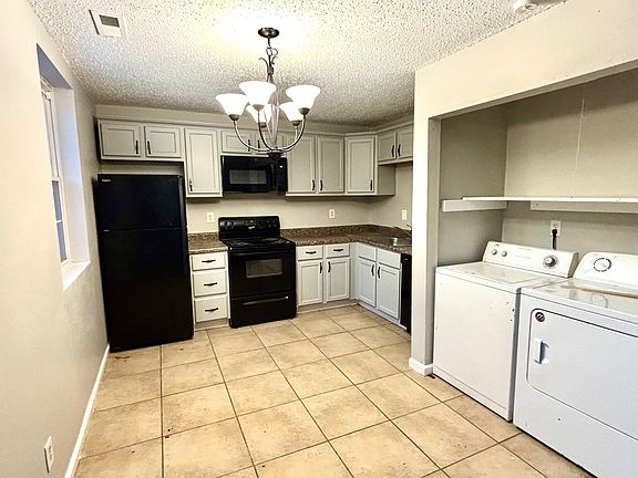 4th image of 314 Mount Everest Dr APT C