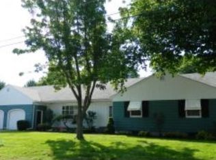 8 Thomsen Rd, Hampton, NH 03842