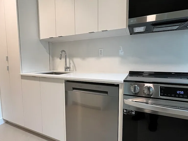 3008 Queen St E #50036A-4 — Photo 6