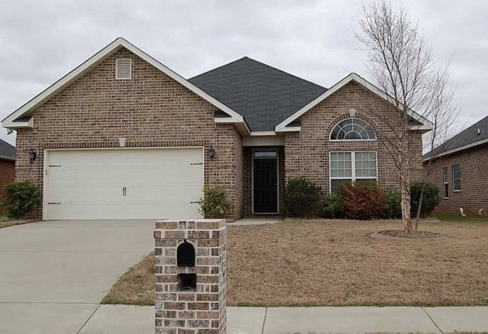 1st image of 124 Glen Arbor Ln