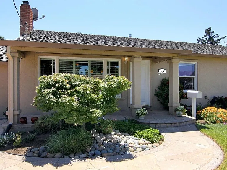 14300 Bercaw Ln — Photo 2