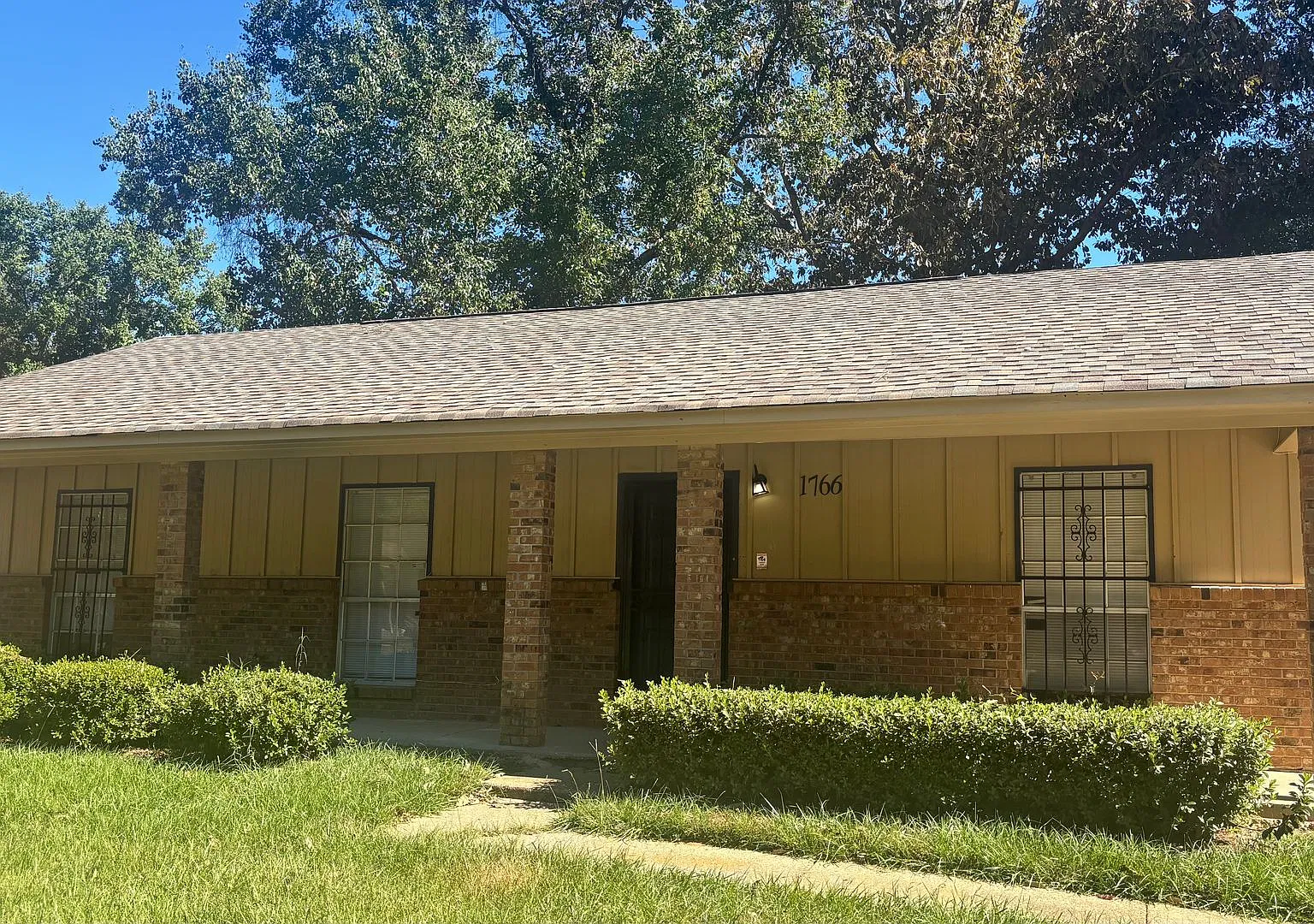 1766 Brookhollow Cir. Jackson, MS 39212 — Photo 1