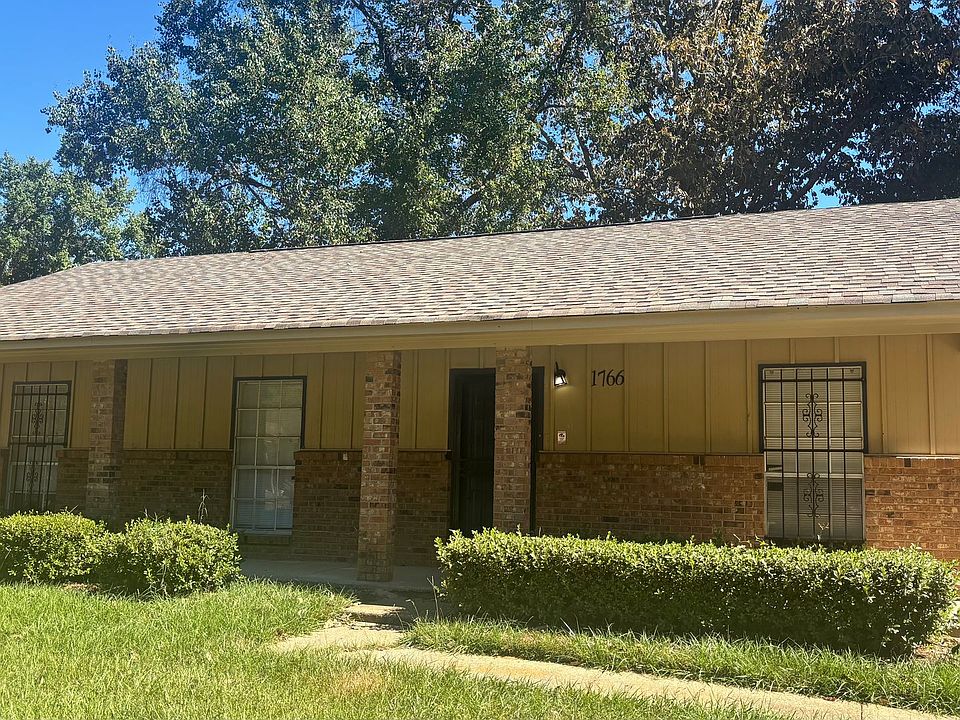 1st image of 1766 Brookhollow Cir