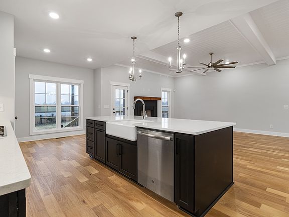 5th image of 440 Sheas Way