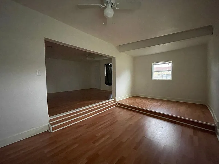 809 Glen Garden Dr — Photo 3