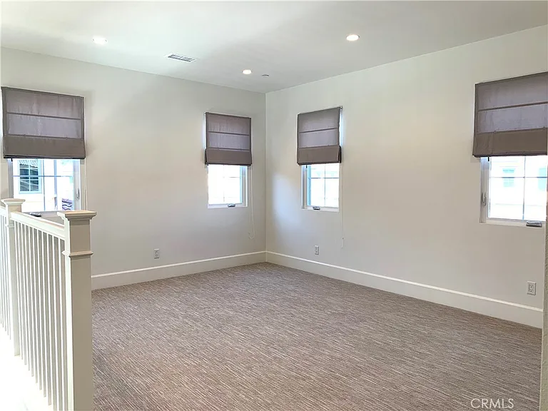 105 Sky Hts — Photo 26