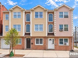 20 E Kinney St, Newark, NJ 07102