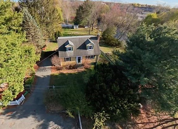 3rd image of 48 River Ave