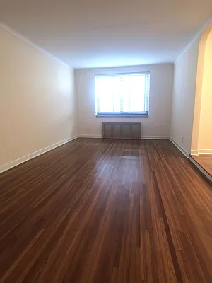 Rented by Kew Forest Realty Inc | media 16