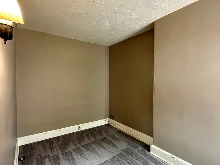 924 Lovering Ave — Photo 14