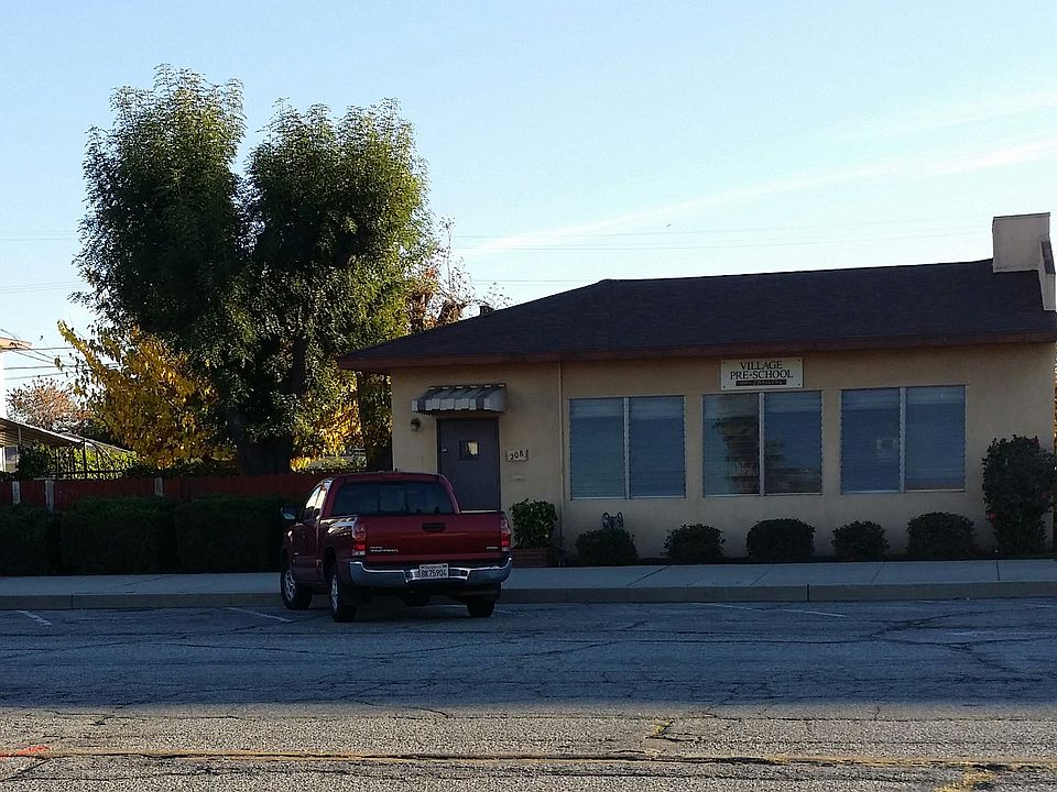 1st image of 208 W. Fairview Ave.