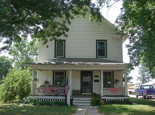 215 6th St, Friend, NE 68359