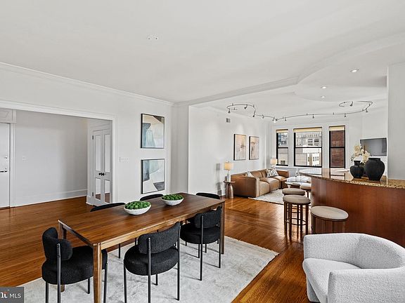 5th image of 250 S 17th St APT 1100