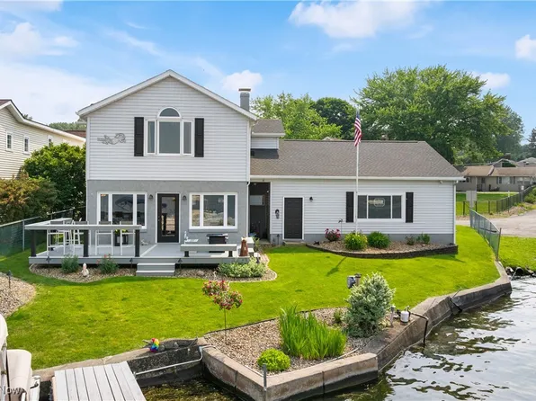 4869 Coleman Dr, Akron, OH 44319