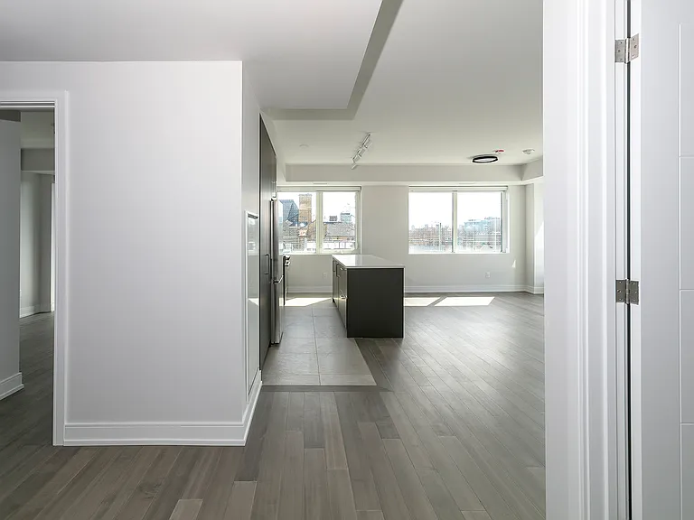 664 Spadina Ave — Photo 21