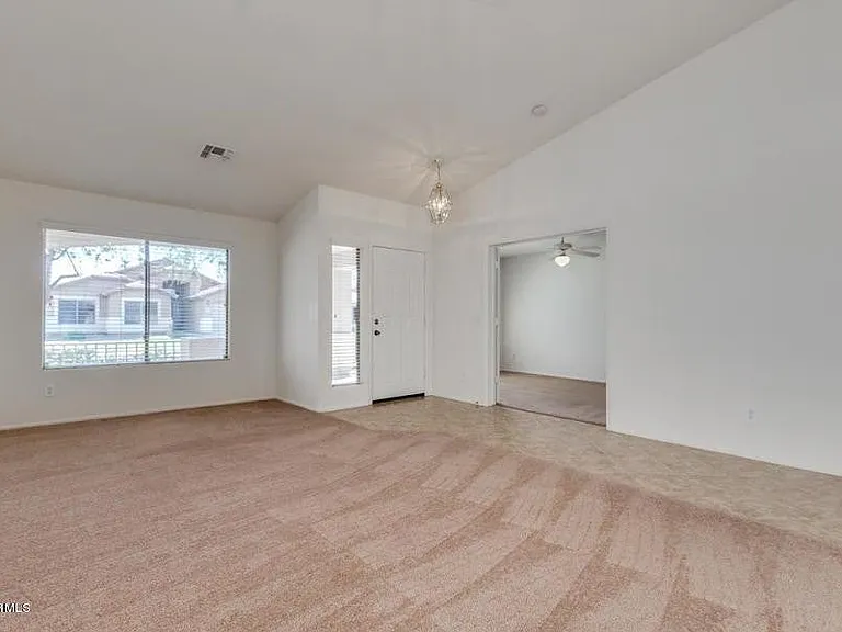 42376 W Chisholm Dr — Photo 8