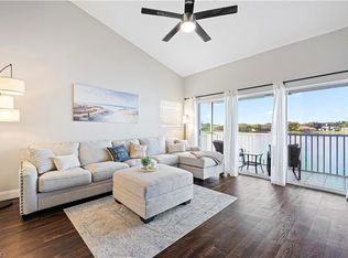 541 Windsor Sq #9-201, Naples, FL 34104