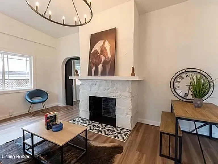 2145 Gladstone Ave — Photo 18