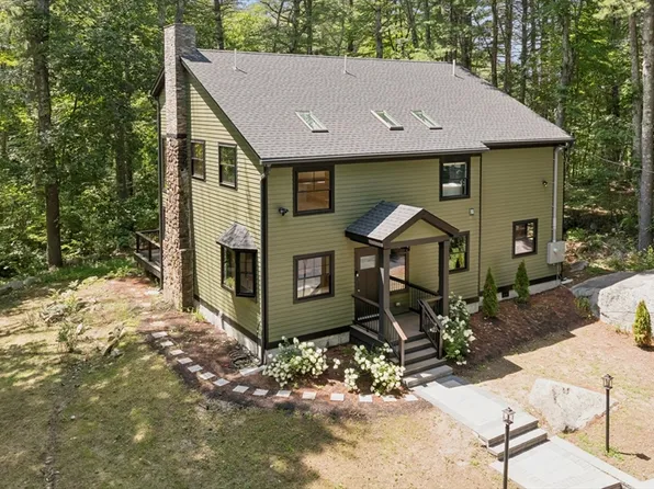 12 Wood St, Southborough, MA 01772