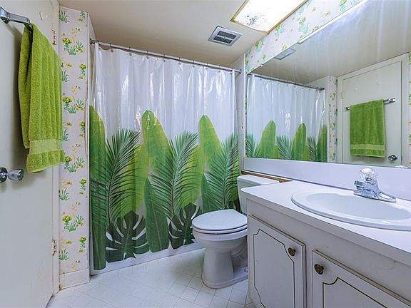 5th image of 4750 Cove Cir APT 905