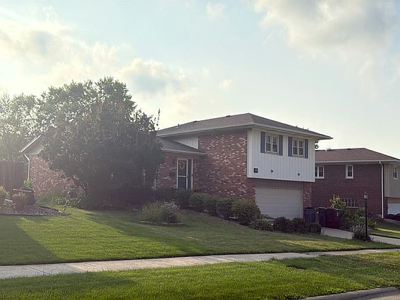 3rd image of 15312 Cherry Ln