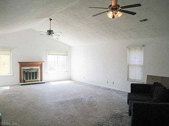 3rd image of 112 Mallard Dr