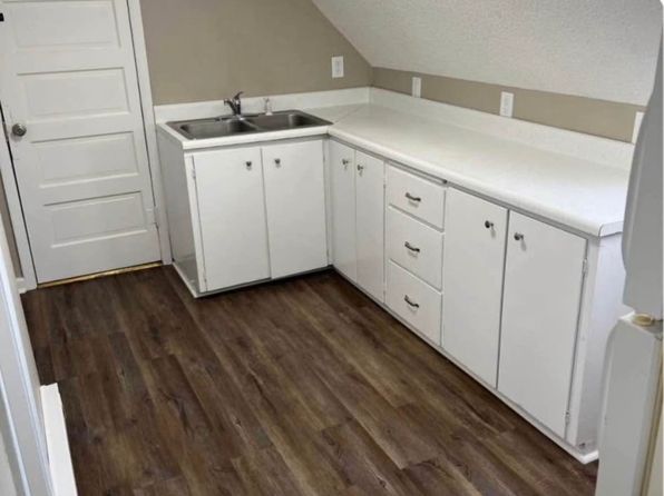 215 E Church St APT 3