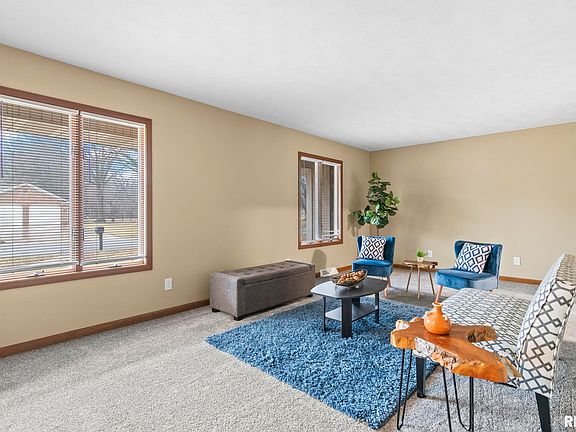 4th image of 14 Wind Cave Dr