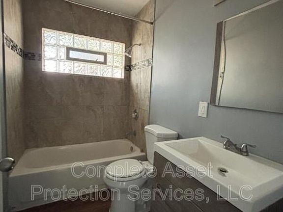 2nd image of 910 W 56th Ave