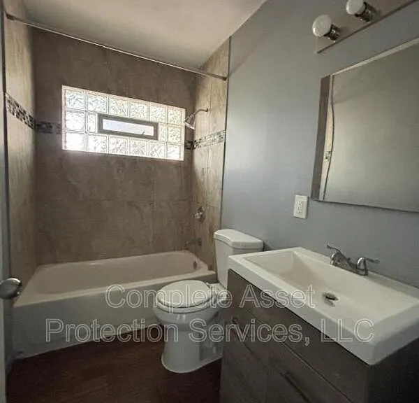 910 W 56th Ave — Photo 2