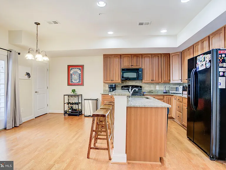 15160 Kentshire Dr — Photo 12