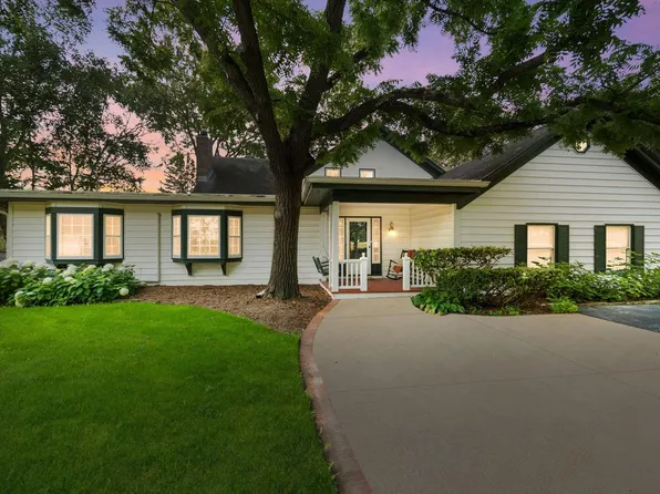 1894 Elm DRIVE #1898, West Bend, WI 53095