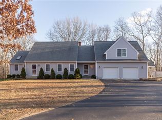 7R Eska Dr, Ledyard, CT 06339