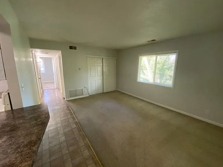 1115-1120 Doreen Ct — Photo 32