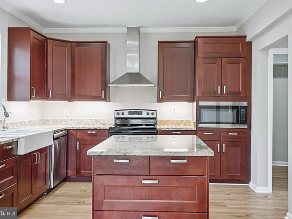 4th image of 1522 Margaret St