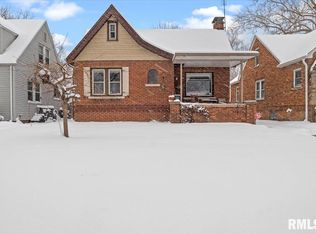 1924 S Walnut St, Springfield, IL 62704