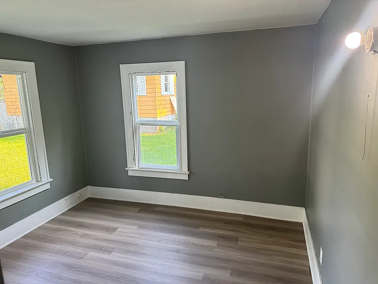 2305 N Ellis St — Photo 8