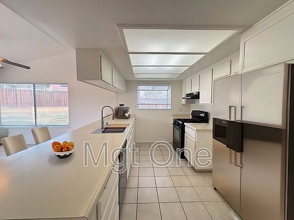 3rd image of 15085 Calle Renfro