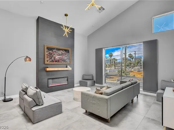 121 S 11th St, Las Vegas, NV 89101