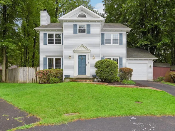 10026 Park Woods Ln, Burke, VA 22015