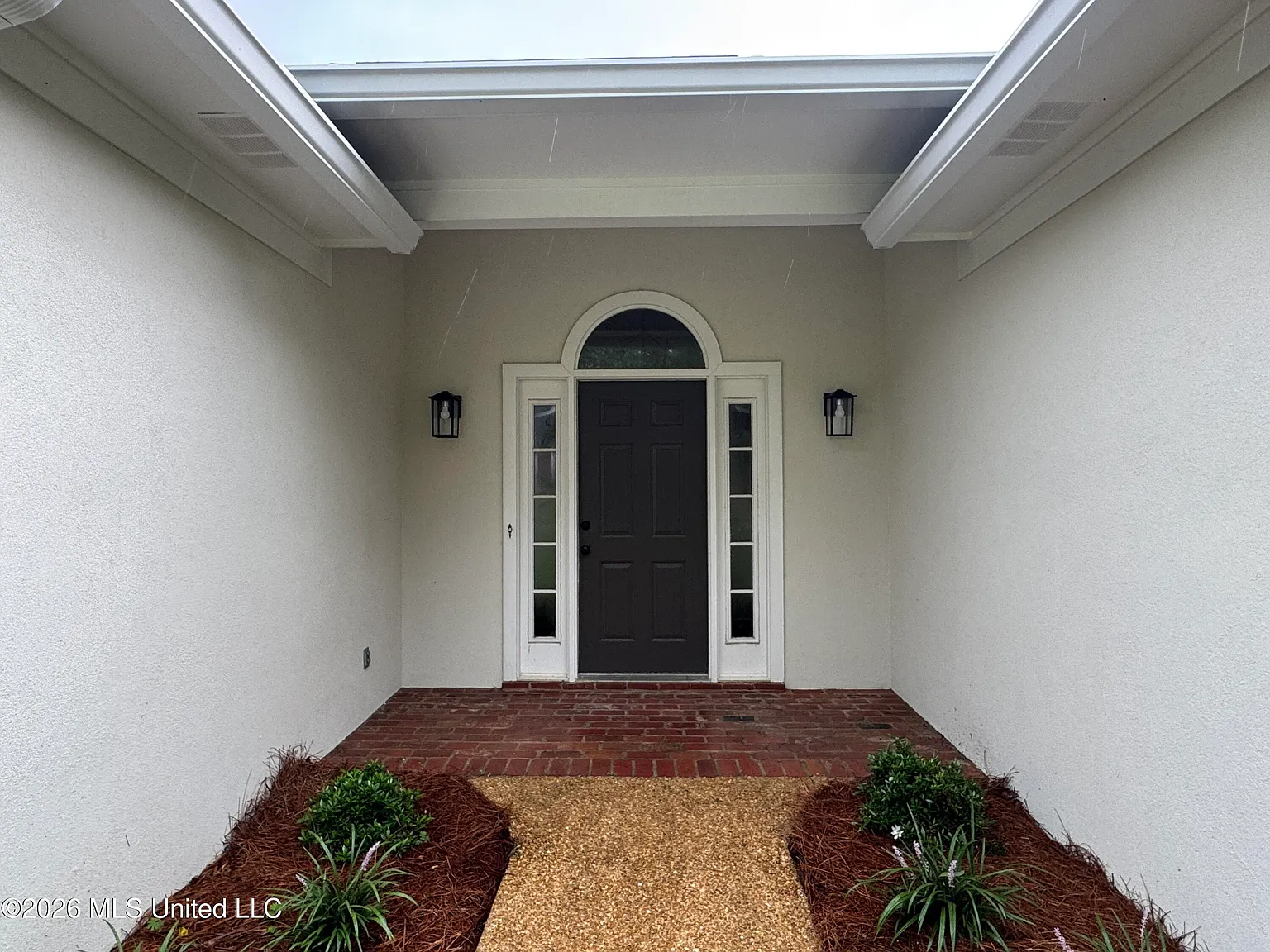 3 bed, 2.5 bath, 2223 sqft, $2,500 — Photo 2