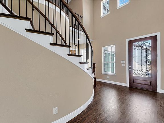 5th image of 6347 Francis Ln