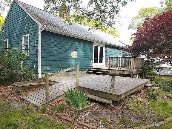 4th image of 10 Bramblebush Drive