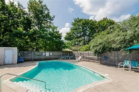 200 Woodlawn Ave #204 — Photo 3