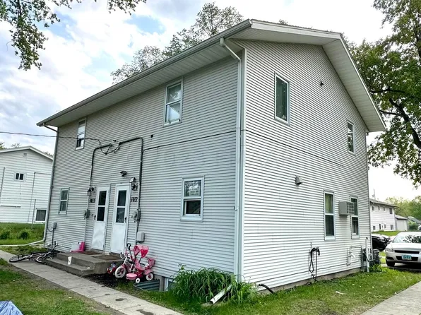 1033 27th St N, Fargo, ND 58102