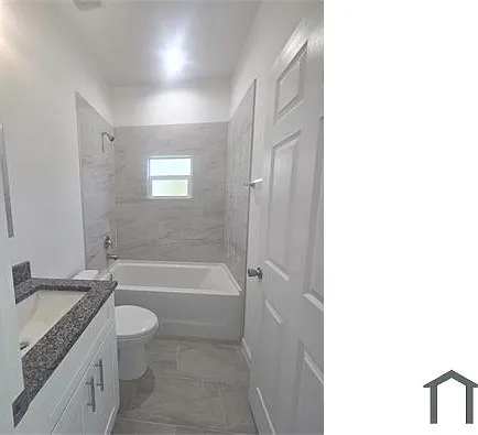 940 Sterling St E — Photo 14