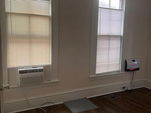 3rd image of 1348 Rhodes St