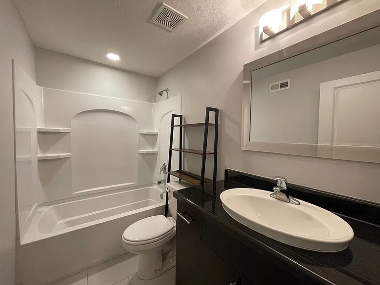 628 Park Ave — Photo 63