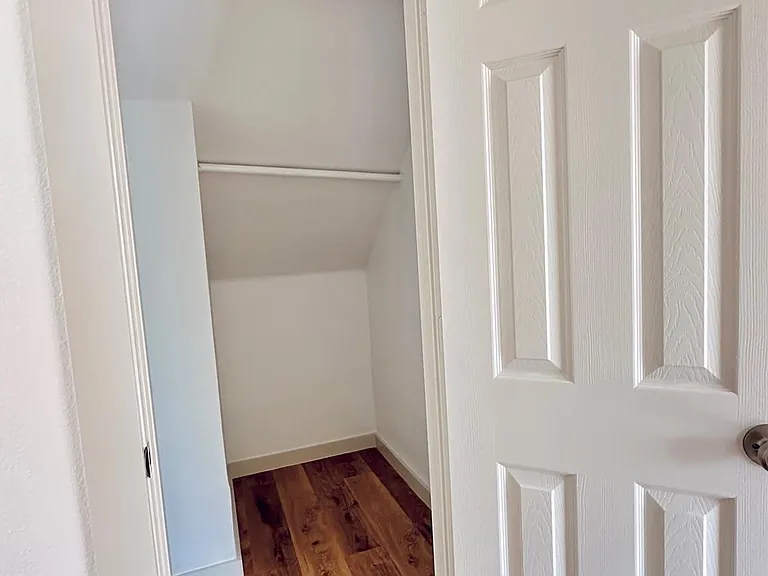 109 High Point Blvd — Photo 11