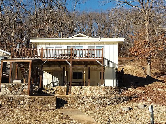 Lakefront Exterior- Before